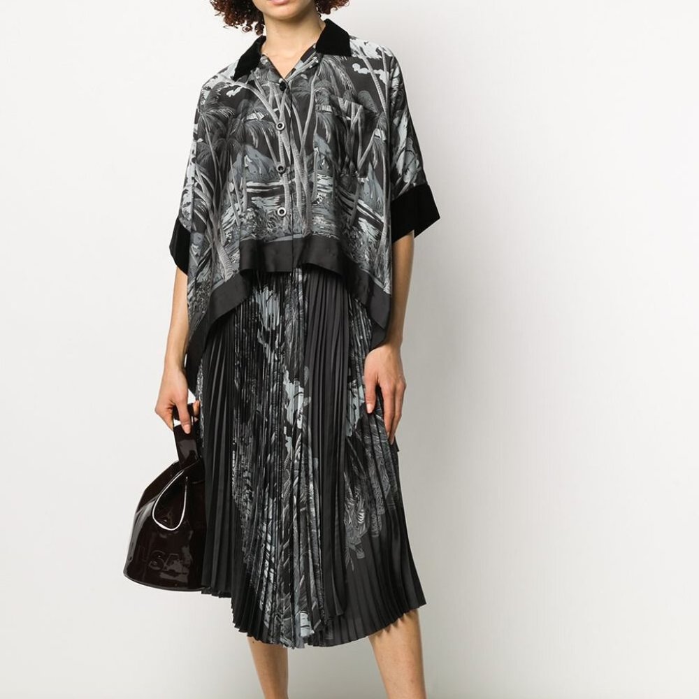 Sacai Sun Surf Pleated Tropical Print Midi Skirt in Black